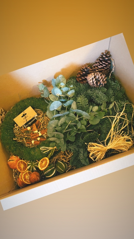Christmas D.I.Y Wreath Kit